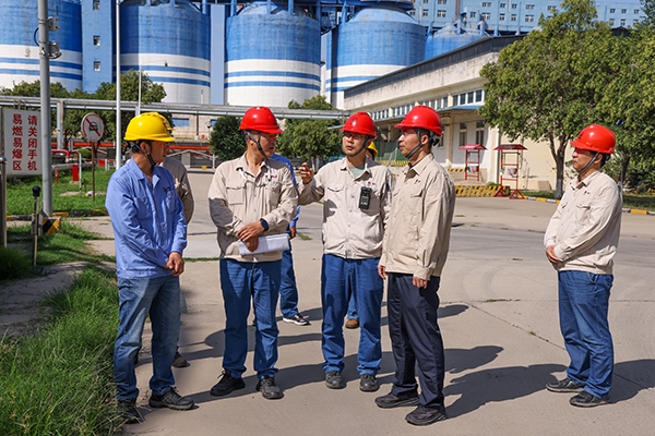 作風提升 | 深入罐區抓安全，走進子公司促發展